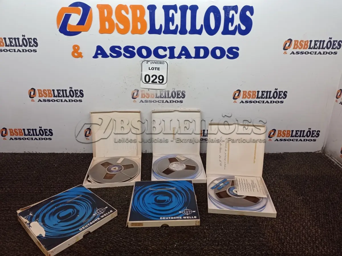 LOTE 029 - 05 FITAS P/GRAVADOR DE ROLOS ANTIGAS. (NO ESTADO) ATENÇÃO! FAZER A VISITAÇÃO ANTES DE ARREMATAR, NÃO SABEMOS SE FUNCIONA. LEILÃO NÃO TEM GARANTIA E NEM DEVOLUÇÃO, SUJEITO A POSSÍVEIS AVARIAS VISÍVEIS/OCULTAS E/OU AUSÊNCIA DE COMPONENTES.