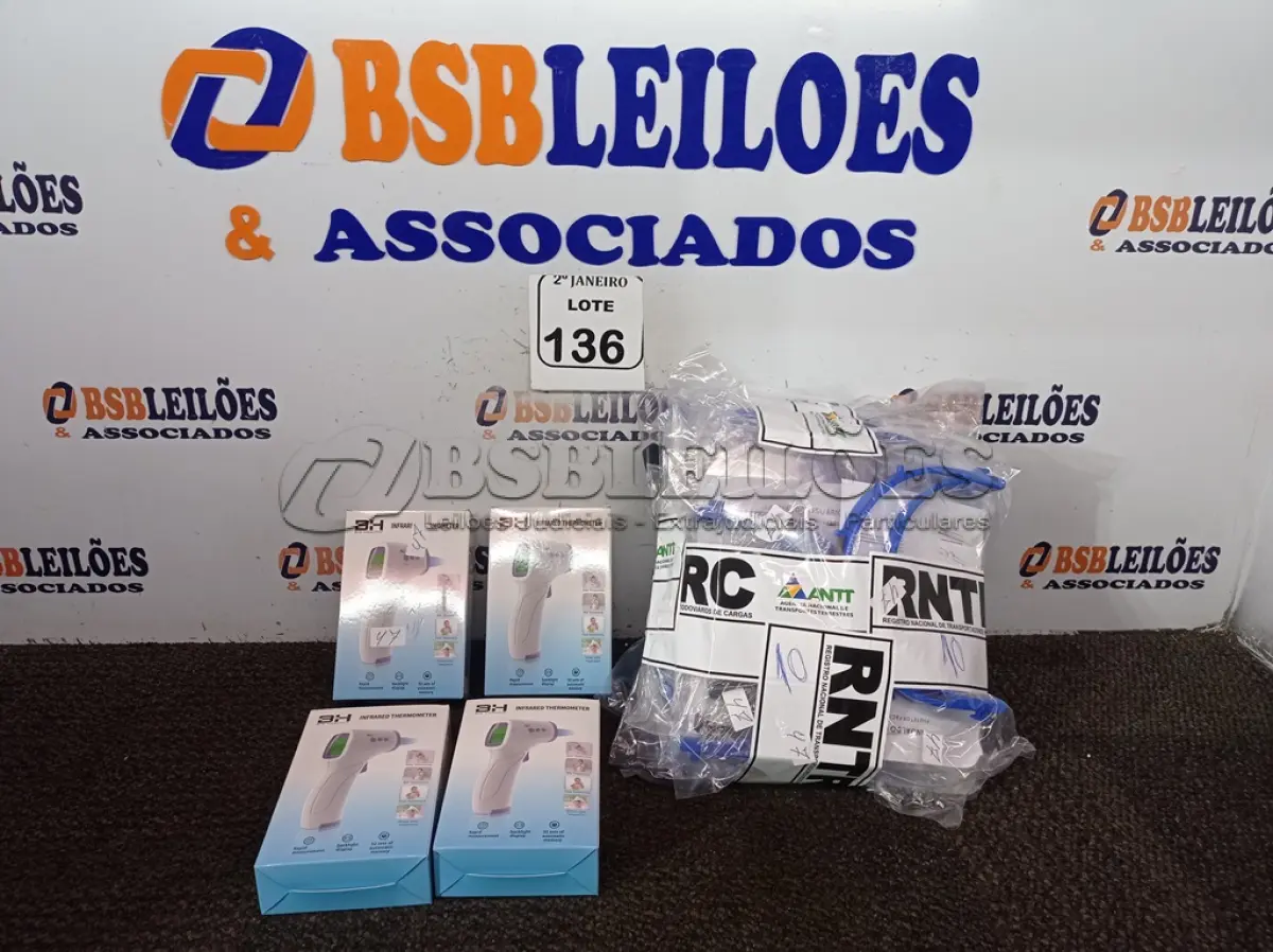 LOTE 136 - 10 MÁSCARAS DE PROTEÇÃO E 4 TERMÔMETROS INFRAVERMELHO. (NO ESTADO) ATENÇÃO! FAZER A VISITAÇÃO ANTES DE ARREMATAR, NÃO SABEMOS SE FUNCIONA. LEILÃO NÃO TEM GARANTIA E NEM DEVOLUÇÃO, SUJEITO A POSSÍVEIS AVARIAS VISÍVEIS/OCULTAS E/OU AUSÊNCIA DE COMPONENTES.