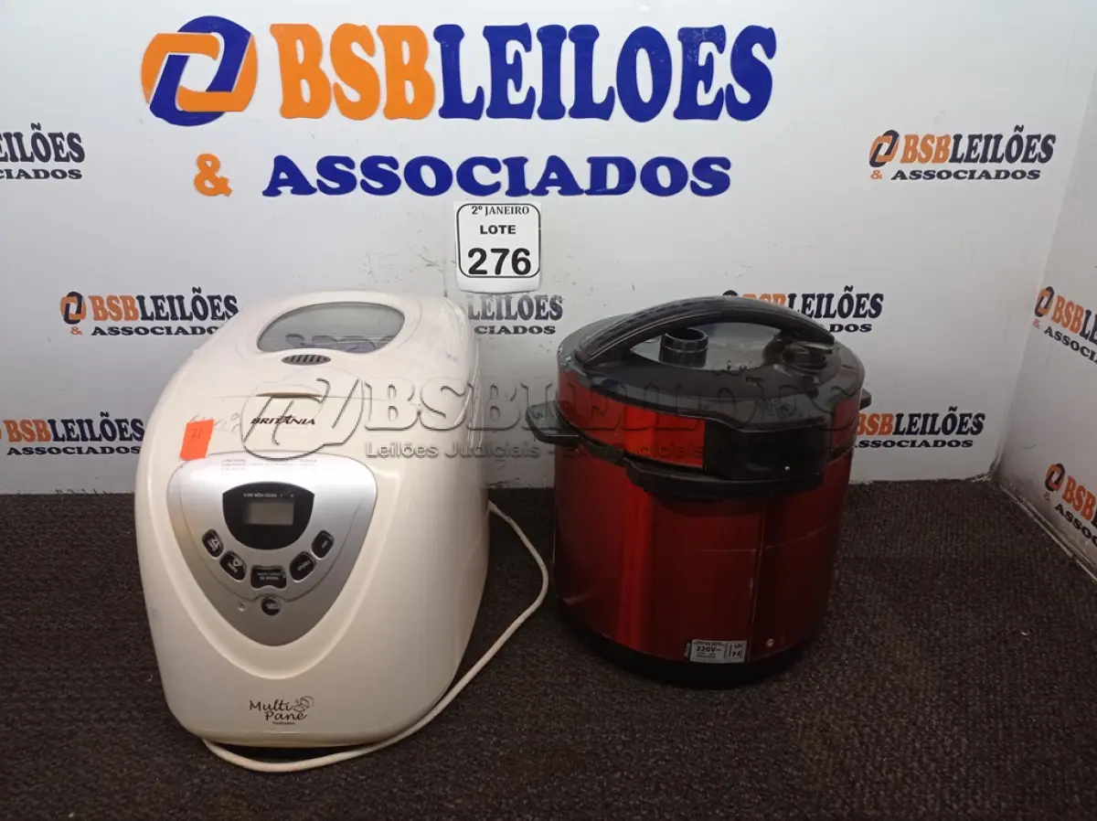 LOTE 276 - 01 MÁQUINA DE PÃO E 01 PANELA ELÉTRICA. (NO ESTADO) ATENÇÃO! FAZER A VISITAÇÃO ANTES DE ARREMATAR, NÃO SABEMOS SE FUNCIONA. LEILÃO NÃO TEM GARANTIA E NEM DEVOLUÇÃO, SUJEITO A POSSÍVEIS AVARIAS VISÍVEIS/OCULTAS E/OU AUSÊNCIA DE COMPONENTES.