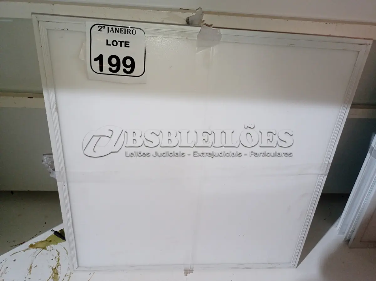 LOTE 199 - 05 PAINÉIS DE LED P/EMBUTIR. (NO ESTADO) ATENÇÃO! FAZER A VISITAÇÃO ANTES DE ARREMATAR, NÃO SABEMOS SE FUNCIONA. LEILÃO NÃO TEM GARANTIA E NEM DEVOLUÇÃO, SUJEITO A POSSÍVEIS AVARIAS VISÍVEIS/OCULTAS E/OU AUSÊNCIA DE COMPONENTES.
