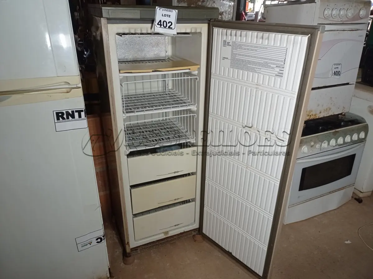 LOTE 402 - 01 FREEZER VERTICAL PROSDÓCIMO. (NO ESTADO) ATENÇÃO! FAZER A VISITAÇÃO ANTES DE ARREMATAR, NÃO SABEMOS SE FUNCIONA. LEILÃO NÃO TEM GARANTIA E NEM DEVOLUÇÃO, SUJEITO A POSSÍVEIS AVARIAS VISÍVEIS/OCULTAS E/OU AUSÊNCIA DE COMPONENTES.