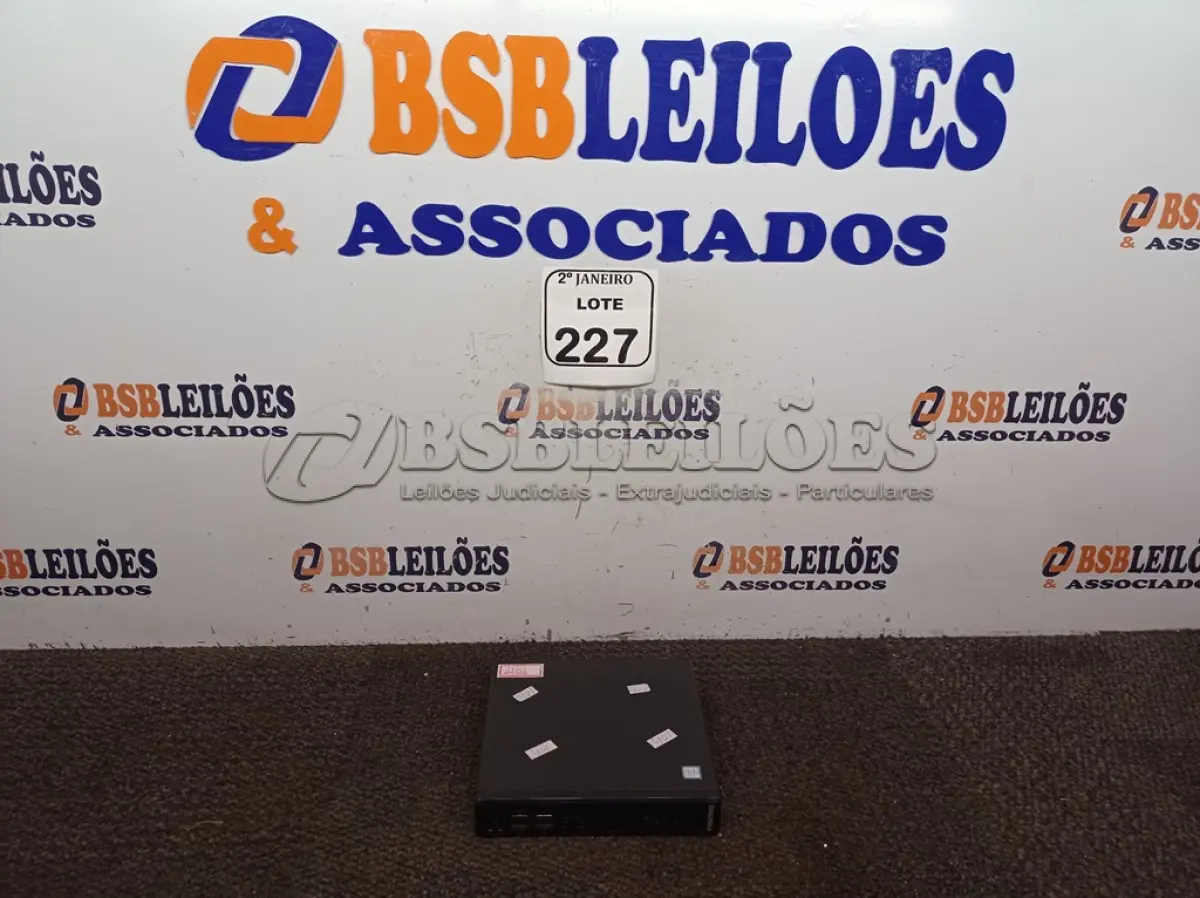 LOTE 227 - 01 MINI PC POSITIVO S/ PROCESSADOR C/MEMÓRIA DDR4. (NO ESTADO) ATENÇÃO! FAZER A VISITAÇÃO ANTES DE ARREMATAR, NÃO SABEMOS SE FUNCIONA. LEILÃO NÃO TEM GARANTIA E NEM DEVOLUÇÃO, SUJEITO A POSSÍVEIS AVARIAS VISÍVEIS/OCULTAS E/OU AUSÊNCIA DE COMPONENTES.