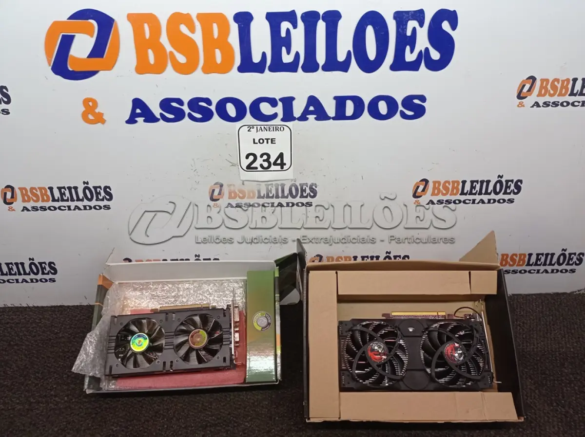 LOTE 234 - 02 PLACAS DE VÍDEOS PARA COMPUTADOR. (NO ESTADO) ATENÇÃO! FAZER A VISITAÇÃO ANTES DE ARREMATAR, NÃO SABEMOS SE FUNCIONA. LEILÃO NÃO TEM GARANTIA E NEM DEVOLUÇÃO, SUJEITO A POSSÍVEIS AVARIAS VISÍVEIS/OCULTAS E/OU AUSÊNCIA DE COMPONENTES.