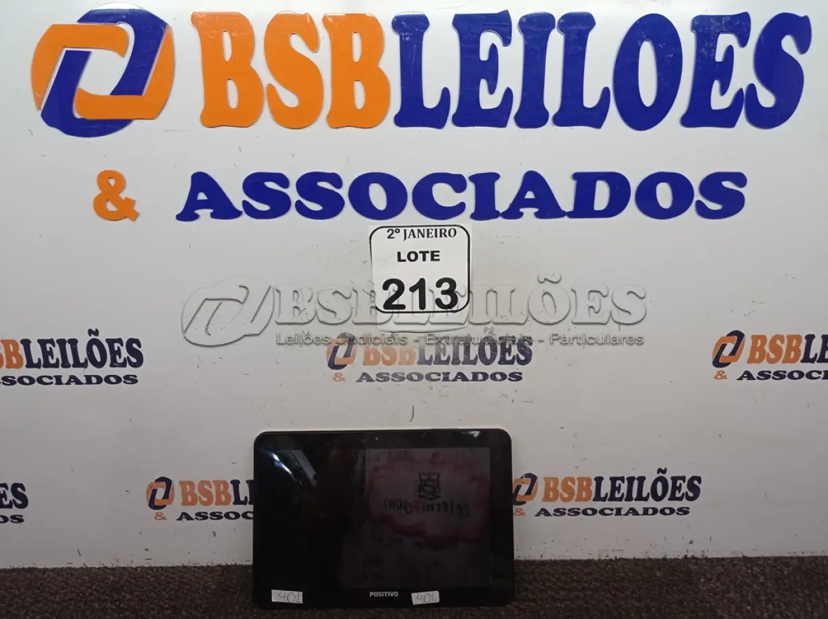 LOTE 213 - 01 TABLET AMARELO MARCA POSITIVO   S/CARREGADOR. (NO ESTADO) ATENÇÃO! FAZER A VISITAÇÃO ANTES DE ARREMATAR, NÃO SABEMOS SE FUNCIONA. LEILÃO NÃO TEM GARANTIA E NEM DEVOLUÇÃO, SUJEITO A POSSÍVEIS AVARIAS VISÍVEIS/OCULTAS E/OU AUSÊNCIA DE COMPONENTES.