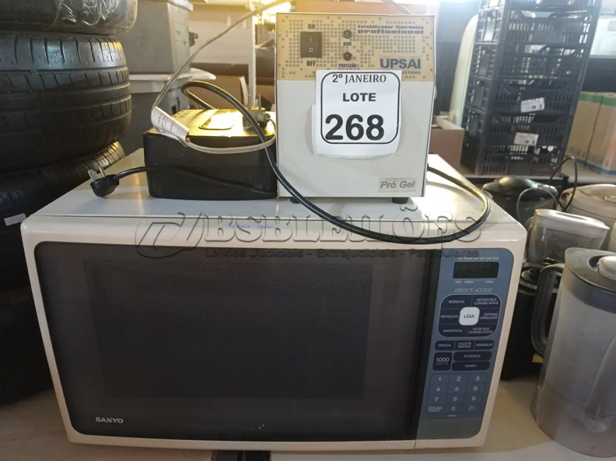 LOTE 268 - 01 MICRO-ONDAS S/ PRATO, 01 TRANSFORMADOR E 01 NOBREAK. (NO ESTADO) ATENÇÃO! FAZER A VISITAÇÃO ANTES DE ARREMATAR, NÃO SABEMOS SE FUNCIONA. LEILÃO NÃO TEM GARANTIA E NEM DEVOLUÇÃO, SUJEITO A POSSÍVEIS AVARIAS VISÍVEIS/OCULTAS E/OU AUSÊNCIA DE COMPONENTES.