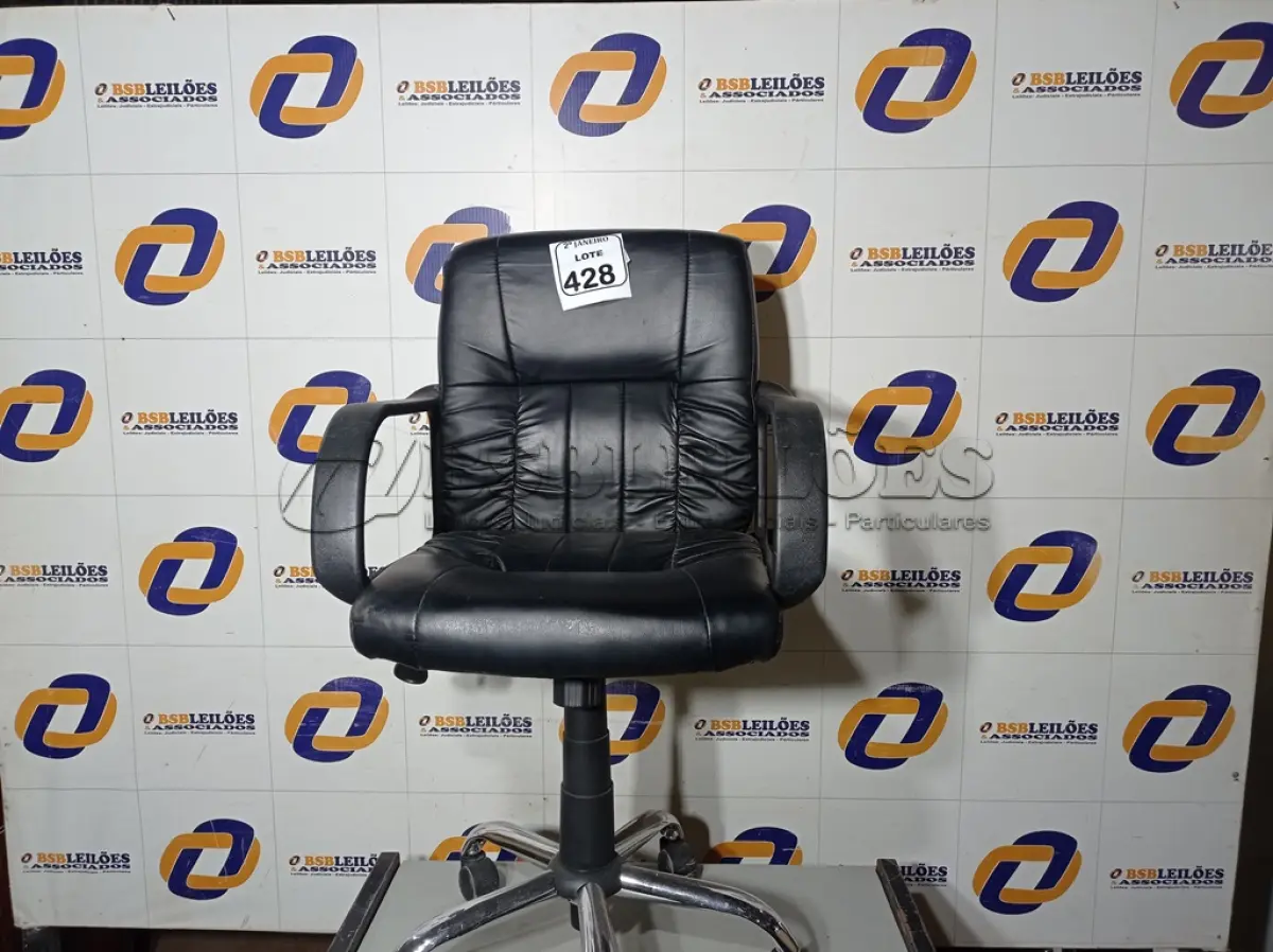 LOTE 428 - 01 CADEIRA DE ESCRITÓRIO. (NO ESTADO) ATENÇÃO! FAZER A VISITAÇÃO ANTES DE ARREMATAR, NÃO SABEMOS SE FUNCIONA. LEILÃO NÃO TEM GARANTIA E NEM DEVOLUÇÃO, SUJEITO A POSSÍVEIS AVARIAS VISÍVEIS/OCULTAS E/OU AUSÊNCIA DE COMPONENTES.