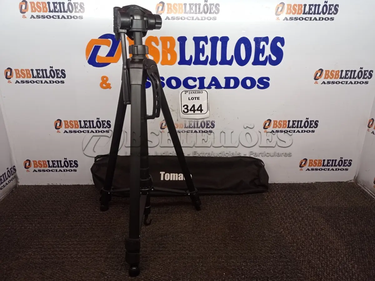LOTE 344 - 01 TRIPÉ PARA CÂMERA MARCA TOMATE (NOVO). (NO ESTADO) ATENÇÃO! FAZER A VISITAÇÃO ANTES DE ARREMATAR, NÃO SABEMOS SE FUNCIONA. LEILÃO NÃO TEM GARANTIA E NEM DEVOLUÇÃO, SUJEITO A POSSÍVEIS AVARIAS VISÍVEIS/OCULTAS E/OU AUSÊNCIA DE COMPONENTES.
