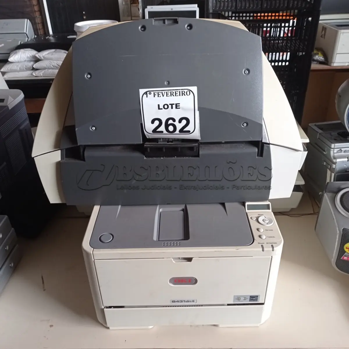 LOTE 262 - 03 SCANERS KODAK E 01 IMPRESSORA OKI. (NO ESTADO) ATENÇÃO! FAZER A VISITAÇÃO ANTES DE ARREMATAR, NÃO SABEMOS SE FUNCIONA. LEILÃO NÃO TEM GARANTIA E NEM DEVOLUÇÃO, SUJEITO A POSSÍVEIS AVARIAS VISÍVEIS/OCULTAS E/OU AUSÊNCIA DE COMPONENTES.