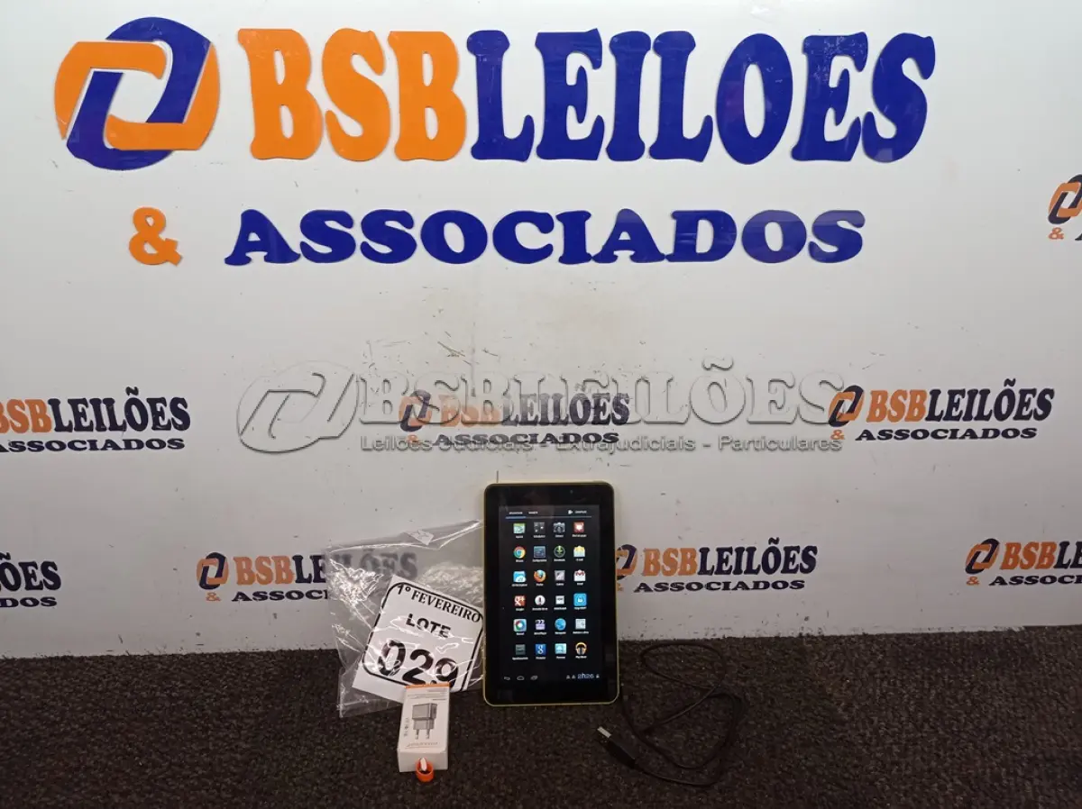 LOTE 029 - 01 TABLET 7’’ T77 COM CARREGAR MARCA CCE. (NO ESTADO) ATENÇÃO! FAZER A VISITAÇÃO ANTES DE ARREMATAR, NÃO SABEMOS SE FUNCIONA. LEILÃO NÃO TEM GARANTIA E NEM DEVOLUÇÃO, SUJEITO A POSSÍVEIS AVARIAS VISÍVEIS/OCULTAS E/OU AUSÊNCIA DE COMPONENTES.