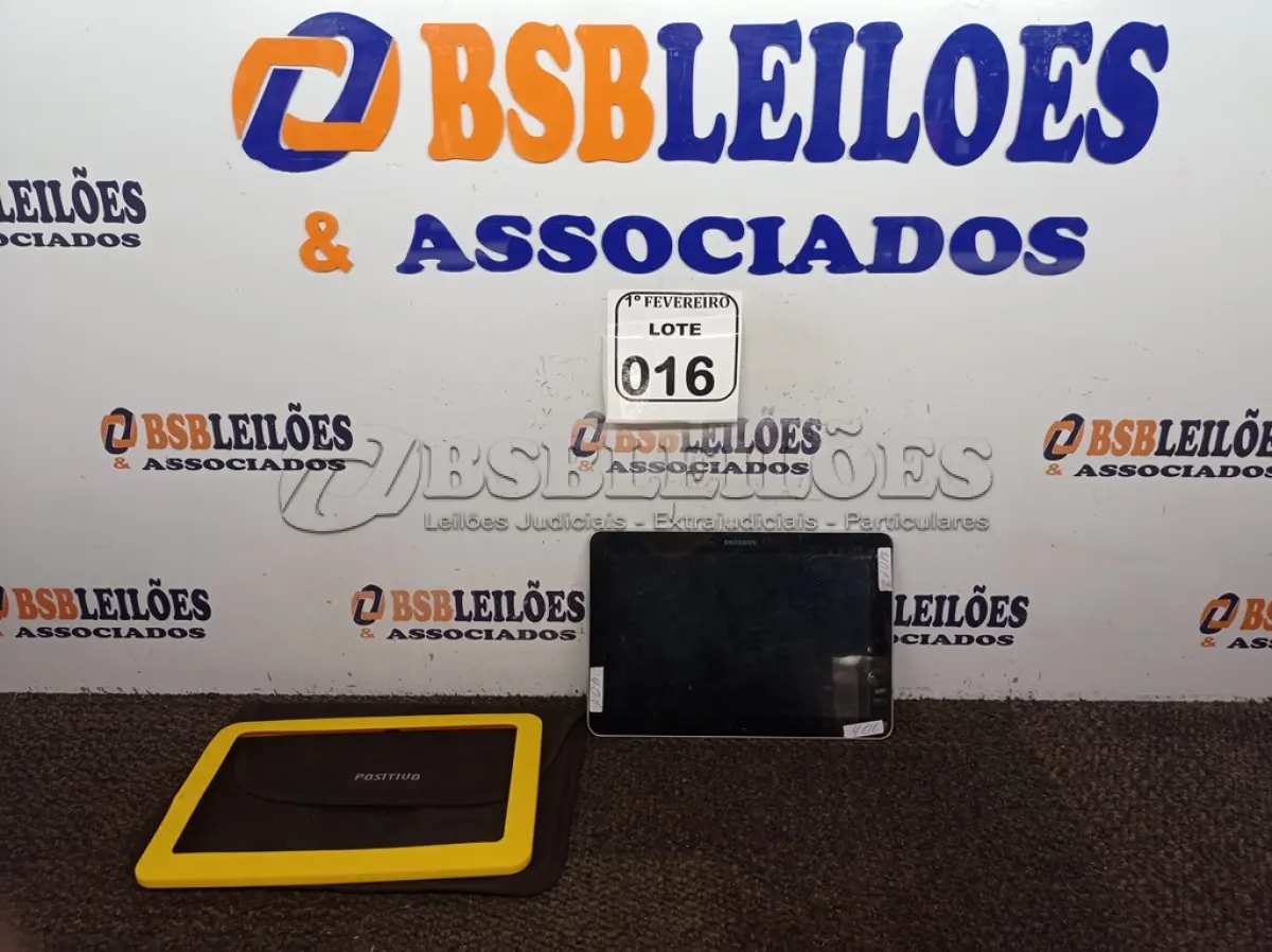 LOTE 016 - 01 TABLET 3G DE 16GB COM WIFI MARCA SAMSUNG SEM CARREGADOR. (NO ESTADO) ATENÇÃO! FAZER A VISITAÇÃO ANTES DE ARREMATAR, NÃO SABEMOS SE FUNCIONA. LEILÃO NÃO TEM GARANTIA E NEM DEVOLUÇÃO, SUJEITO A POSSÍVEIS AVARIAS VISÍVEIS/OCULTAS E/OU AUSÊNCIA DE COMPONENTES.
