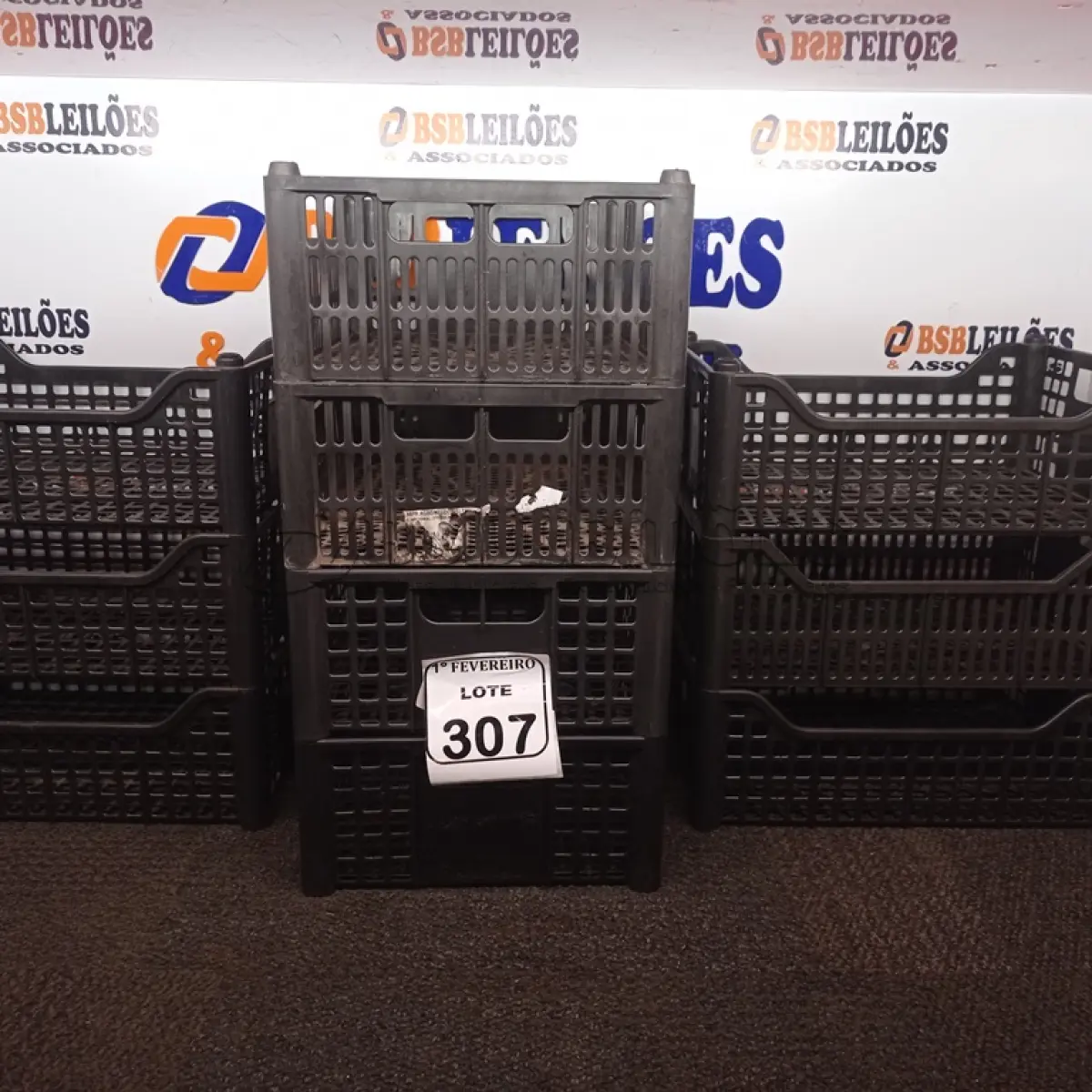 LOTE 307 - 10 CESTOS ORGANIZADORES EM PLÁSTICO. (NO ESTADO) ATENÇÃO! FAZER A VISITAÇÃO ANTES DE ARREMATAR, NÃO SABEMOS SE FUNCIONA. LEILÃO NÃO TEM GARANTIA E NEM DEVOLUÇÃO, SUJEITO A POSSÍVEIS AVARIAS VISÍVEIS/OCULTAS E/OU AUSÊNCIA DE COMPONENTES.