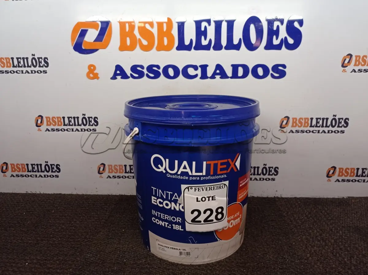LOTE 228 - 01 BALDE DE TINTA QUALITEX NA COR PÉROLA 18 L. (NO ESTADO) ATENÇÃO! FAZER A VISITAÇÃO ANTES DE ARREMATAR, NÃO SABEMOS SE FUNCIONA. LEILÃO NÃO TEM GARANTIA E NEM DEVOLUÇÃO, SUJEITO A POSSÍVEIS AVARIAS VISÍVEIS/OCULTAS E/OU AUSÊNCIA DE COMPONENTES.