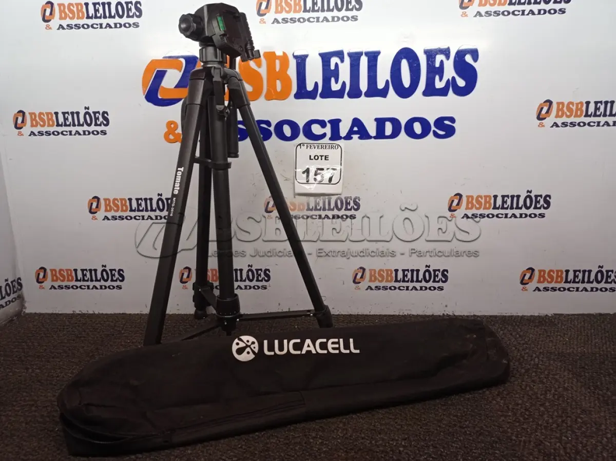 LOTE 157 - 01 TRIPÉ MARCA TOMATE MODELO MTG-3016. (NO ESTADO) ATENÇÃO! FAZER A VISITAÇÃO ANTES DE ARREMATAR, NÃO SABEMOS SE FUNCIONA. LEILÃO NÃO TEM GARANTIA E NEM DEVOLUÇÃO, SUJEITO A POSSÍVEIS AVARIAS VISÍVEIS/OCULTAS E/OU AUSÊNCIA DE COMPONENTES.