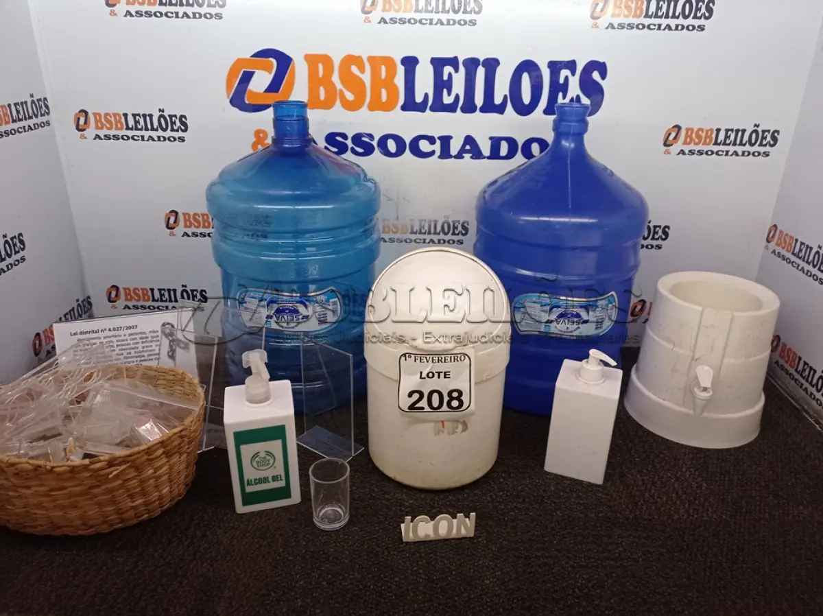 LOTE 208 - 02 GARRAFÕES DE ÁGUA, 01 LIXEIRA, 02 DISPENSES PARA ÁLCOOL, 01 CESTA COM MATERIAIS DE ESCRITÓRIO EM ACRÍLICO E 01 SUPORTE PEQUENO PARA GARRAFÃO. (NO ESTADO) ATENÇÃO! FAZER A VISITAÇÃO ANTES DE ARREMATAR, NÃO SABEMOS SE FUNCIONA. LEILÃO NÃO TEM GARANTIA E NEM DEVOLUÇÃO, SUJEITO A POSSÍVEIS AVARIAS VISÍVEIS/OCULTAS E/OU AUSÊNCIA DE COMPONENTES.