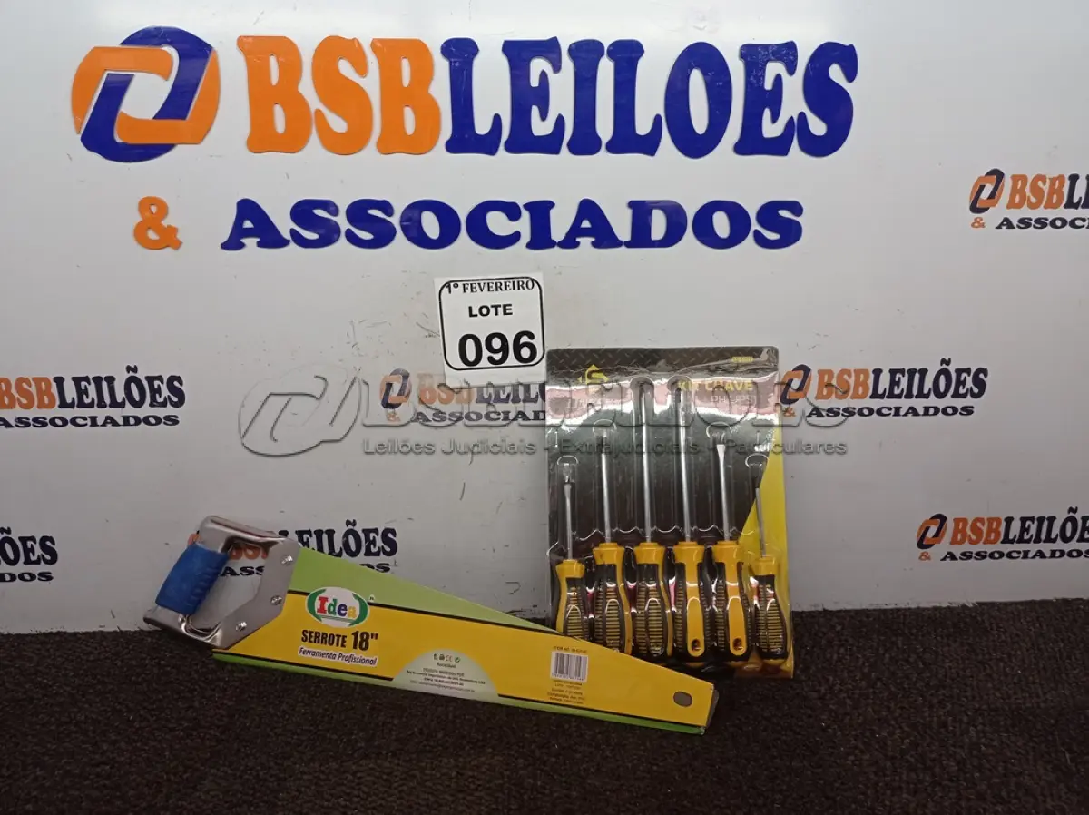 LOTE 096 - 01 SERROTE DE 18’’E 01 KIT DE CHAVE DE FENDAS+PHILIPS. (NOVO) (NO ESTADO) ATENÇÃO! FAZER A VISITAÇÃO ANTES DE ARREMATAR, NÃO SABEMOS SE FUNCIONA. LEILÃO NÃO TEM GARANTIA E NEM DEVOLUÇÃO, SUJEITO A POSSÍVEIS AVARIAS VISÍVEIS/OCULTAS E/OU AUSÊNCIA DE COMPONENTES.