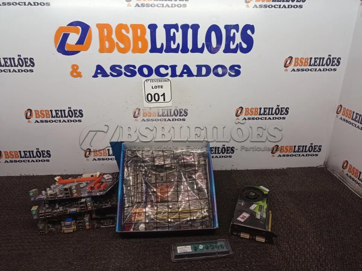 LOTE 001 - 01 LOTE COM 05 PLACAS MÃE, 02 COOLERS, 01 PLACA DE VÍDEO E 01 MEMÓRIA RAM DE 2GB. (NO ESTADO) ATENÇÃO! FAZER A VISITAÇÃO ANTES DE ARREMATAR, NÃO SABEMOS SE FUNCIONA. LEILÃO NÃO TEM GARANTIA E NEM DEVOLUÇÃO, SUJEITO A POSSÍVEIS AVARIAS VISÍVEIS/OCULTAS E/OU AUSÊNCIA DE COMPONENTES.