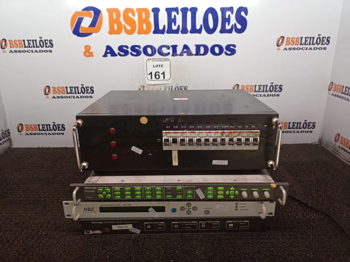 LOTE 161 - 01 LOTE COM SUCATAS DE ELETRÔNICOS. (NO ESTADO) ATENÇÃO! FAZER A VISITAÇÃO ANTES DE ARREMATAR, NÃO SABEMOS SE FUNCIONA. LEILÃO NÃO TEM GARANTIA E NEM DEVOLUÇÃO, SUJEITO A POSSÍVEIS AVARIAS VISÍVEIS/OCULTAS E/OU AUSÊNCIA DE COMPONENTES.