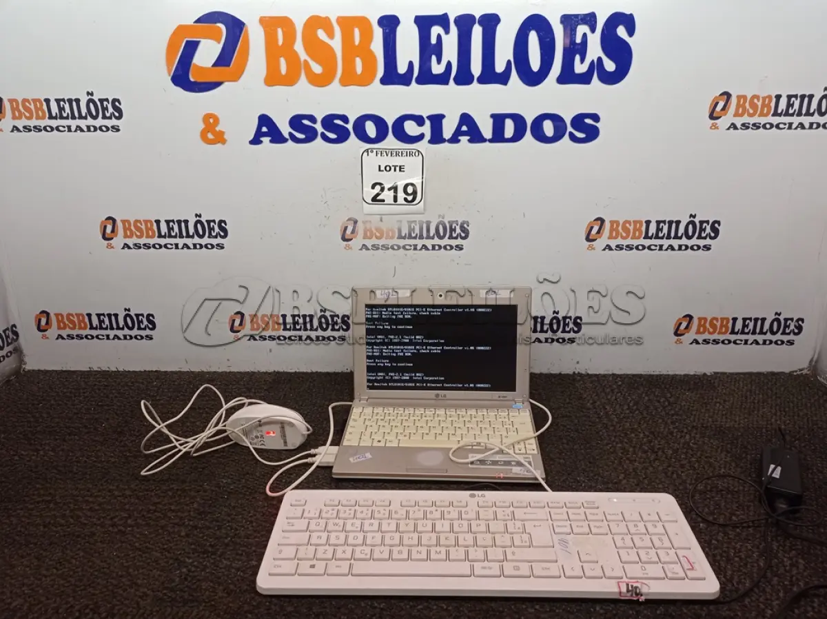 LOTE 219 - 01 NETBOOK MARCA LG MODELO LGX11 COM TECLADO, MOUSE E FONTE. (NO ESTADO) ATENÇÃO! FAZER A VISITAÇÃO ANTES DE ARREMATAR, NÃO SABEMOS SE FUNCIONA. LEILÃO NÃO TEM GARANTIA E NEM DEVOLUÇÃO, SUJEITO A POSSÍVEIS AVARIAS VISÍVEIS/OCULTAS E/OU AUSÊNCIA DE COMPONENTES.