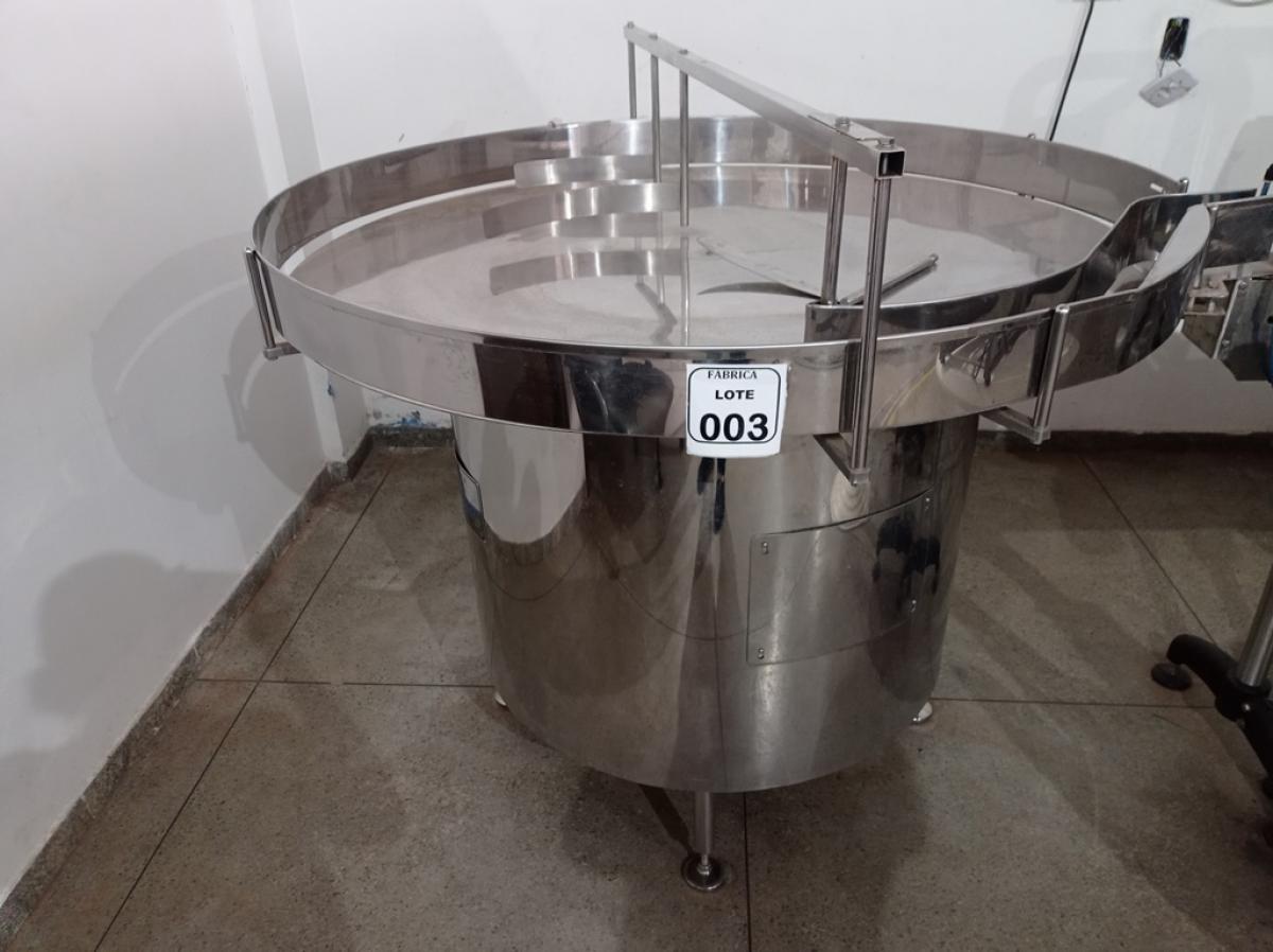 01 MESA ALIMENTADORA DE GARRAFAS ROTATIVA 1,4M DIÂMETRO MILA INOX. (NO ESTADO) ATENÇÃO! FAZER A VISITAÇÃO ANTES DE ARREMATAR, NÃO SABEMOS SE FUNCIONA. LEILÃO NÃO TEM GARANTIA E NEM DEVOLUÇÃO, SUJEITO A POSSÍVEIS AVARIAS VISÍVEIS/OCULTAS E/OU AUSÊNCIA DE COMPONENTES.