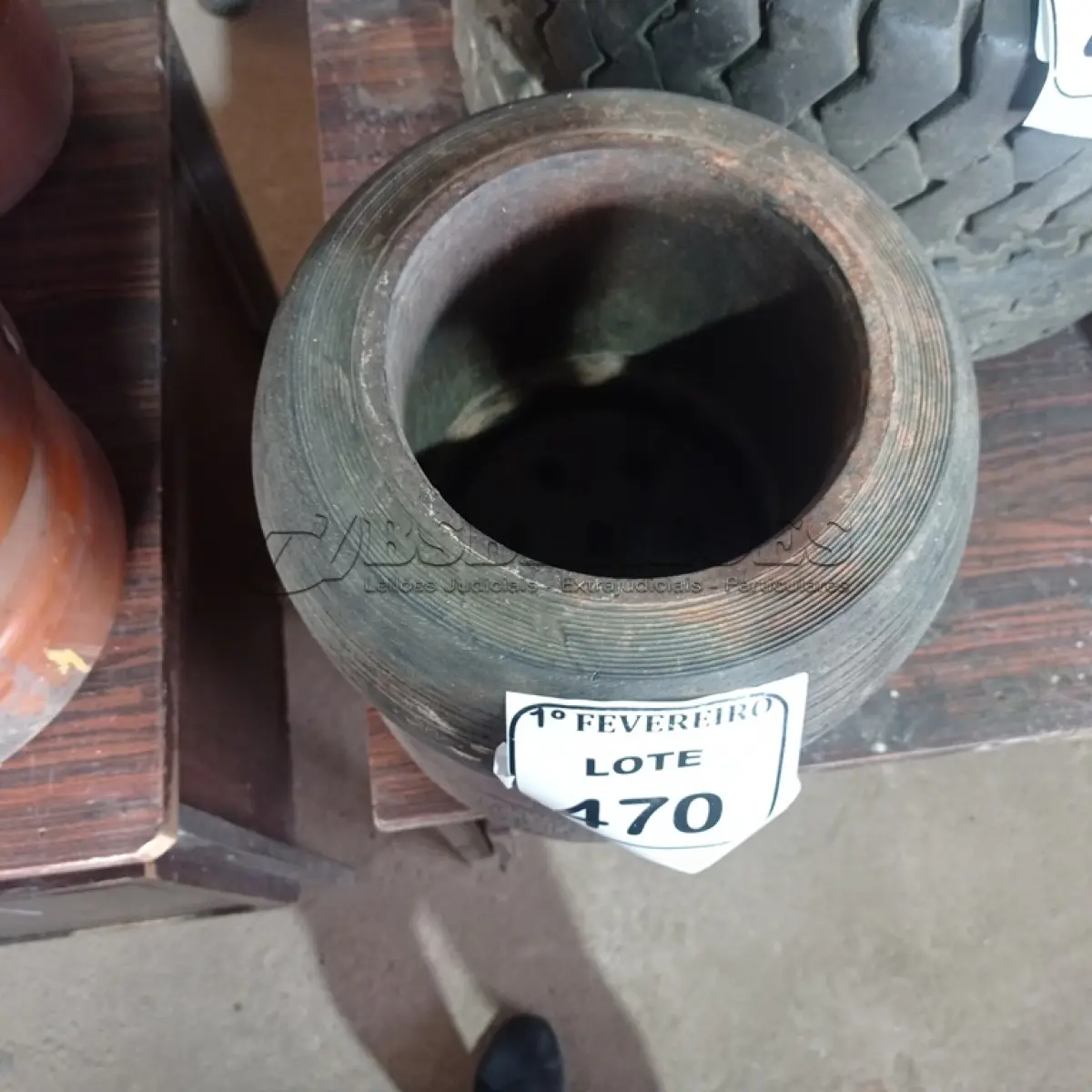 LOTE 470 - 02 RODAS PARA EMPILHADEIRA. (NO ESTADO) ATENÇÃO! FAZER A VISITAÇÃO ANTES DE ARREMATAR, NÃO SABEMOS SE FUNCIONA. LEILÃO NÃO TEM GARANTIA E NEM DEVOLUÇÃO, SUJEITO A POSSÍVEIS AVARIAS VISÍVEIS/OCULTAS E/OU AUSÊNCIA DE COMPONENTES.
