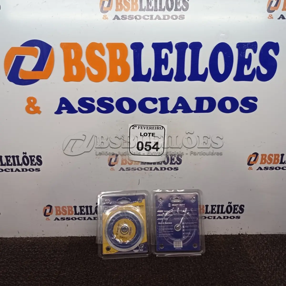 LOTE 054 - 02 DISCOS DIAMANTADO CONTÍNUO. (NOVO) (NO ESTADO) ATENÇÃO! FAZER A VISITAÇÃO ANTES DE ARREMATAR, NÃO SABEMOS SE FUNCIONA. LEILÃO NÃO TEM GARANTIA E NEM DEVOLUÇÃO, SUJEITO A POSSÍVEIS AVARIAS VISÍVEIS/OCULTAS E/OU AUSÊNCIA DE COMPONENTES.