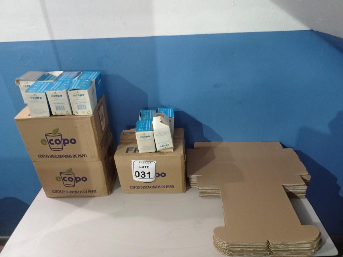 01 LOTE COM COPOS DESCARTÁVEIS EM PAPEL. (NO ESTADO) ATENÇÃO! FAZER A VISITAÇÃO ANTES DE ARREMATAR, NÃO SABEMOS SE FUNCIONA. LEILÃO NÃO TEM GARANTIA E NEM DEVOLUÇÃO, SUJEITO A POSSÍVEIS AVARIAS VISÍVEIS/OCULTAS E/OU AUSÊNCIA DE COMPONENTES.