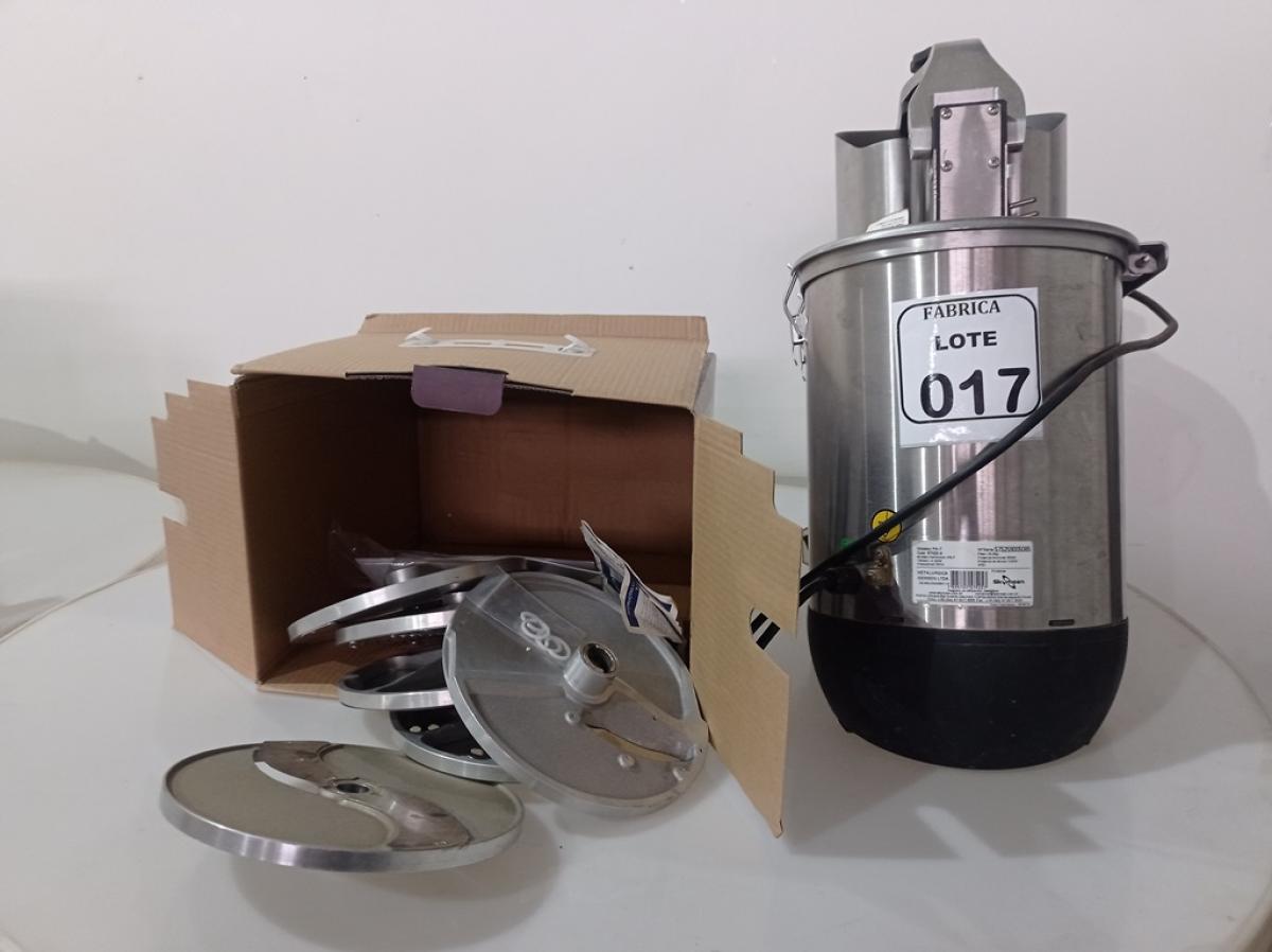 01 PROCESSADOR DE ALIMENTOS EM INOX SKYMSEN PA-7. (NO ESTADO) ATENÇÃO! FAZER A VISITAÇÃO ANTES DE ARREMATAR, NÃO SABEMOS SE FUNCIONA. LEILÃO NÃO TEM GARANTIA E NEM DEVOLUÇÃO, SUJEITO A POSSÍVEIS AVARIAS VISÍVEIS/OCULTAS E/OU AUSÊNCIA DE COMPONENTES.