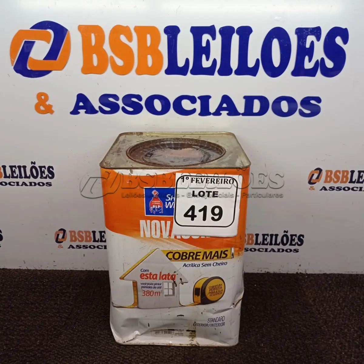 LOTE 419 - 01 LATA DE TINTA SHERWIN WILLIAMS NOVACOR NA COR CONCRETO 18L. (NO ESTADO) ATENÇÃO! FAZER A VISITAÇÃO ANTES DE ARREMATAR, NÃO SABEMOS SE FUNCIONA. LEILÃO NÃO TEM GARANTIA E NEM DEVOLUÇÃO, SUJEITO A POSSÍVEIS AVARIAS VISÍVEIS/OCULTAS E/OU AUSÊNCIA DE COMPONENTES.