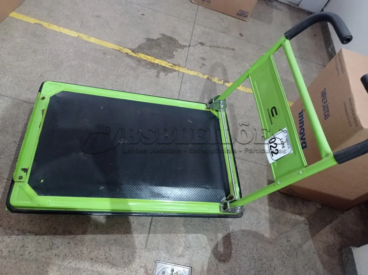 LOTE 022 - 01 CARRINHO PARA CARGA DOBRÁVEL 300KG. (NO ESTADO) ATENÇÃO! FAZER A VISITAÇÃO ANTES DE ARREMATAR, NÃO SABEMOS SE FUNCIONA. LEILÃO NÃO TEM GARANTIA E NEM DEVOLUÇÃO, SUJEITO A POSSÍVEIS AVARIAS VISÍVEIS/OCULTAS E/OU AUSÊNCIA DE COMPONENTES.