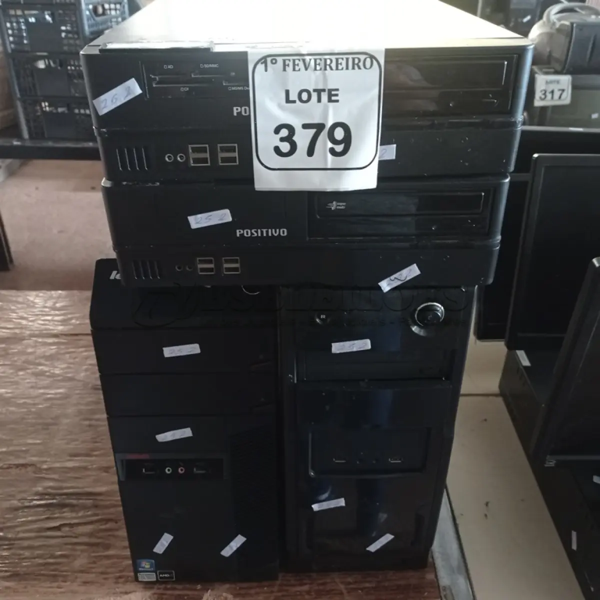 LOTE 379 - 04 CPU’S DIVERSAS. (NO ESTADO) ATENÇÃO! FAZER A VISITAÇÃO ANTES DE ARREMATAR, NÃO SABEMOS SE FUNCIONA. LEILÃO NÃO TEM GARANTIA E NEM DEVOLUÇÃO, SUJEITO A POSSÍVEIS AVARIAS VISÍVEIS/OCULTAS E/OU AUSÊNCIA DE COMPONENTES.