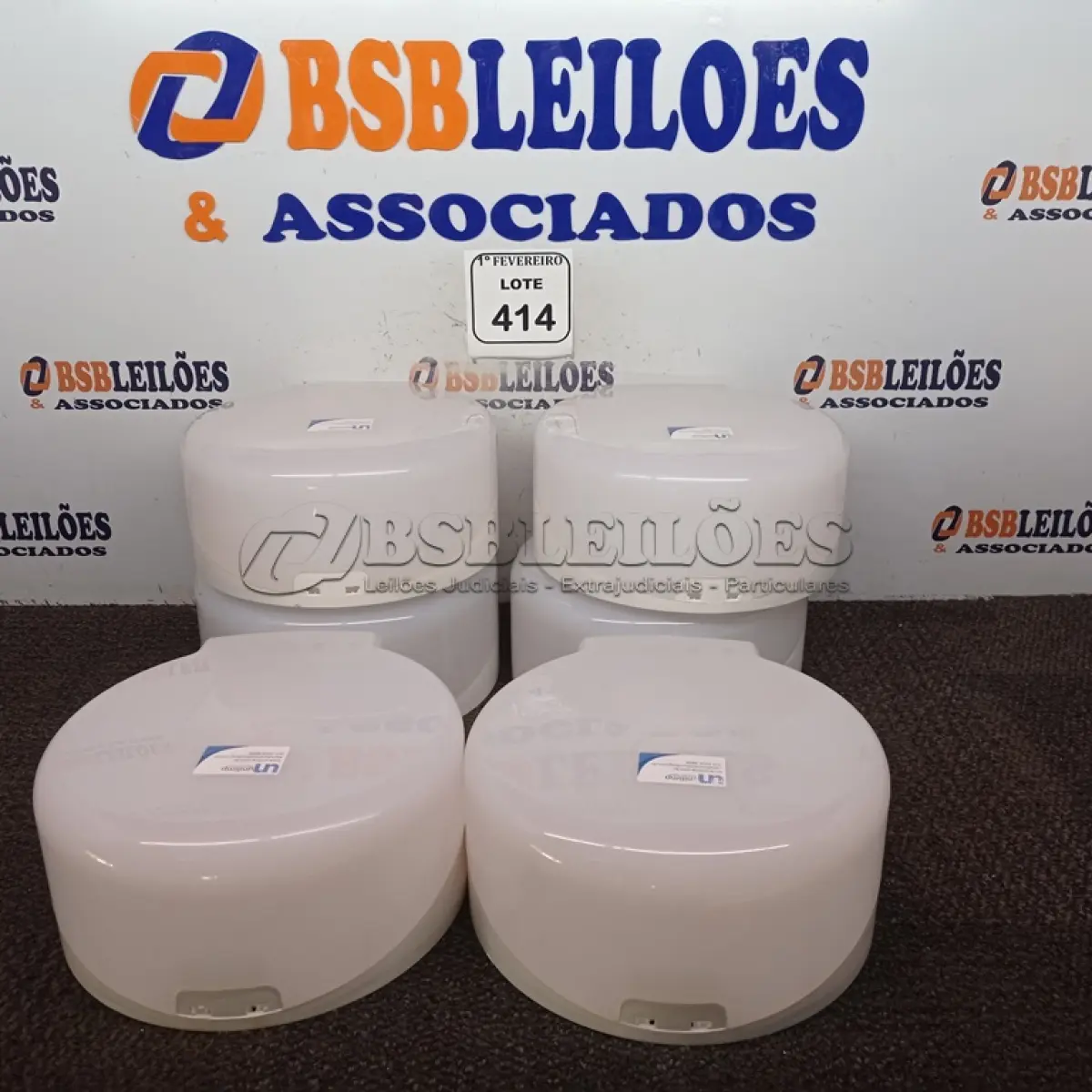 LOTE 414 - 06 DISPENSES DE PAPEL. (NO ESTADO) ATENÇÃO! FAZER A VISITAÇÃO ANTES DE ARREMATAR, NÃO SABEMOS SE FUNCIONA. LEILÃO NÃO TEM GARANTIA E NEM DEVOLUÇÃO, SUJEITO A POSSÍVEIS AVARIAS VISÍVEIS/OCULTAS E/OU AUSÊNCIA DE COMPONENTES.