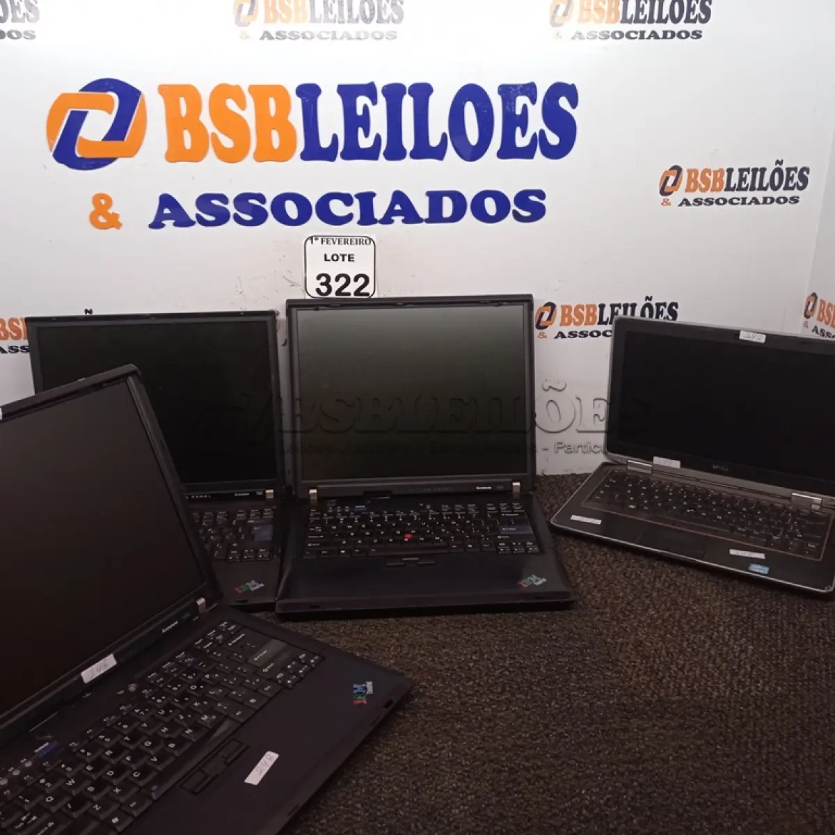 LOTE 322 - 04 NOTEBOOK’S PARA RETIRADA DE PEÇAS. (NO ESTADO) ATENÇÃO! FAZER A VISITAÇÃO ANTES DE ARREMATAR, NÃO SABEMOS SE FUNCIONA. LEILÃO NÃO TEM GARANTIA E NEM DEVOLUÇÃO, SUJEITO A POSSÍVEIS AVARIAS VISÍVEIS/OCULTAS E/OU AUSÊNCIA DE COMPONENTES.