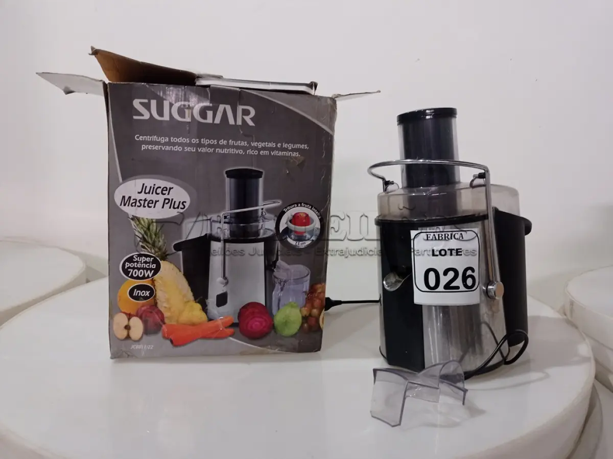 LOTE 026 - 01 CENTRÍFUGA JUICER MASTER PLUS. (NO ESTADO) ATENÇÃO! FAZER A VISITAÇÃO ANTES DE ARREMATAR, NÃO SABEMOS SE FUNCIONA. LEILÃO NÃO TEM GARANTIA E NEM DEVOLUÇÃO, SUJEITO A POSSÍVEIS AVARIAS VISÍVEIS/OCULTAS E/OU AUSÊNCIA DE COMPONENTES.