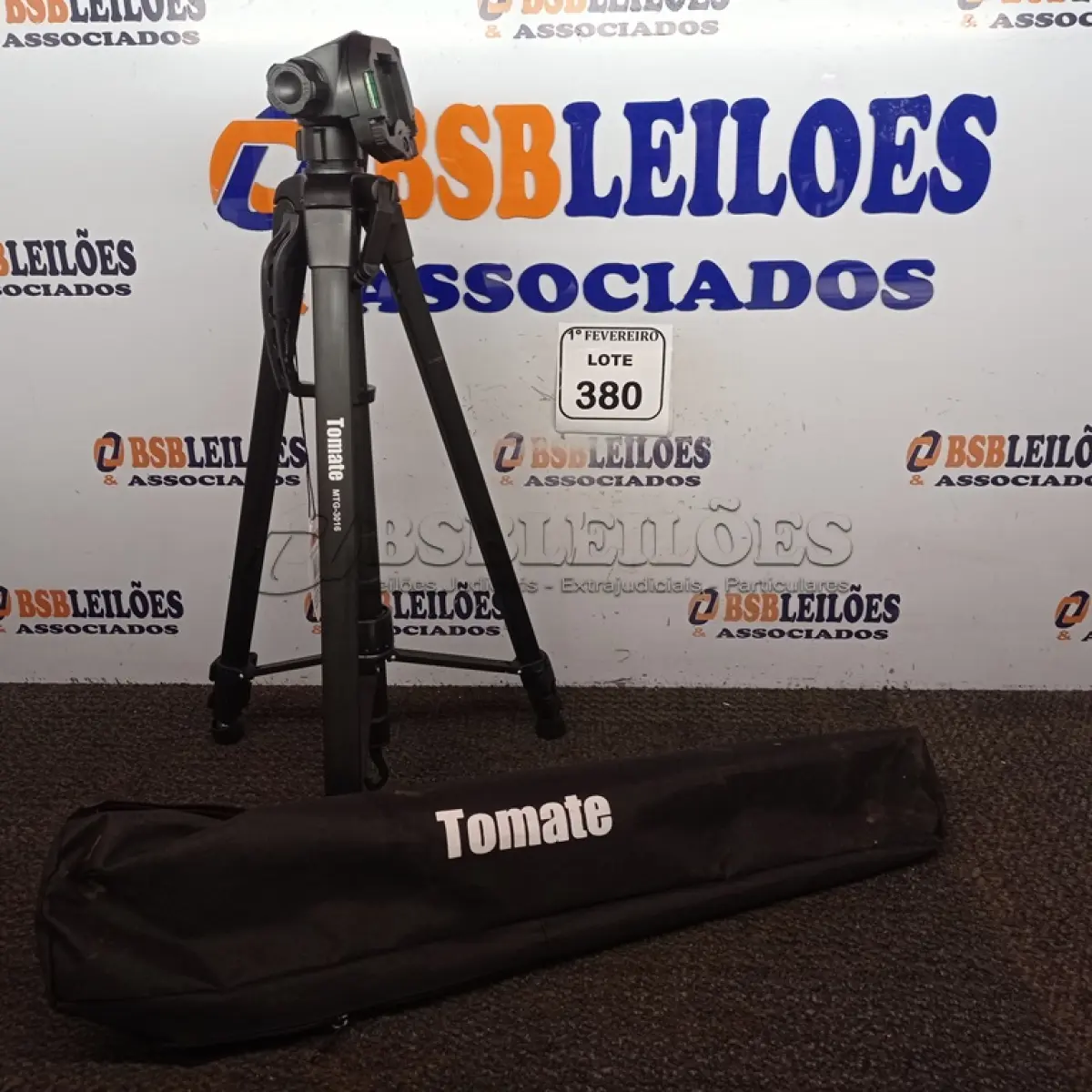 LOTE 380 - 01 TRIPÉ PARA CÂMERA MARCA TOMATE. (NO ESTADO) ATENÇÃO! FAZER A VISITAÇÃO ANTES DE ARREMATAR, NÃO SABEMOS SE FUNCIONA. LEILÃO NÃO TEM GARANTIA E NEM DEVOLUÇÃO, SUJEITO A POSSÍVEIS AVARIAS VISÍVEIS/OCULTAS E/OU AUSÊNCIA DE COMPONENTES.