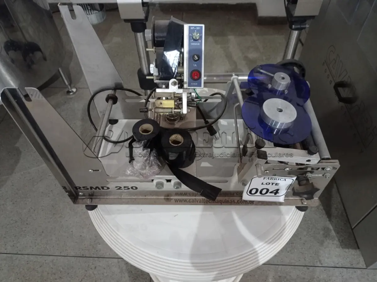 LOTE 004 - 01 ROTULADORA E DATADORA MANUAL CAVALTECH. (NO ESTADO) ATENÇÃO! FAZER A VISITAÇÃO ANTES DE ARREMATAR, NÃO SABEMOS SE FUNCIONA. LEILÃO NÃO TEM GARANTIA E NEM DEVOLUÇÃO, SUJEITO A POSSÍVEIS AVARIAS VISÍVEIS/OCULTAS E/OU AUSÊNCIA DE COMPONENTES.