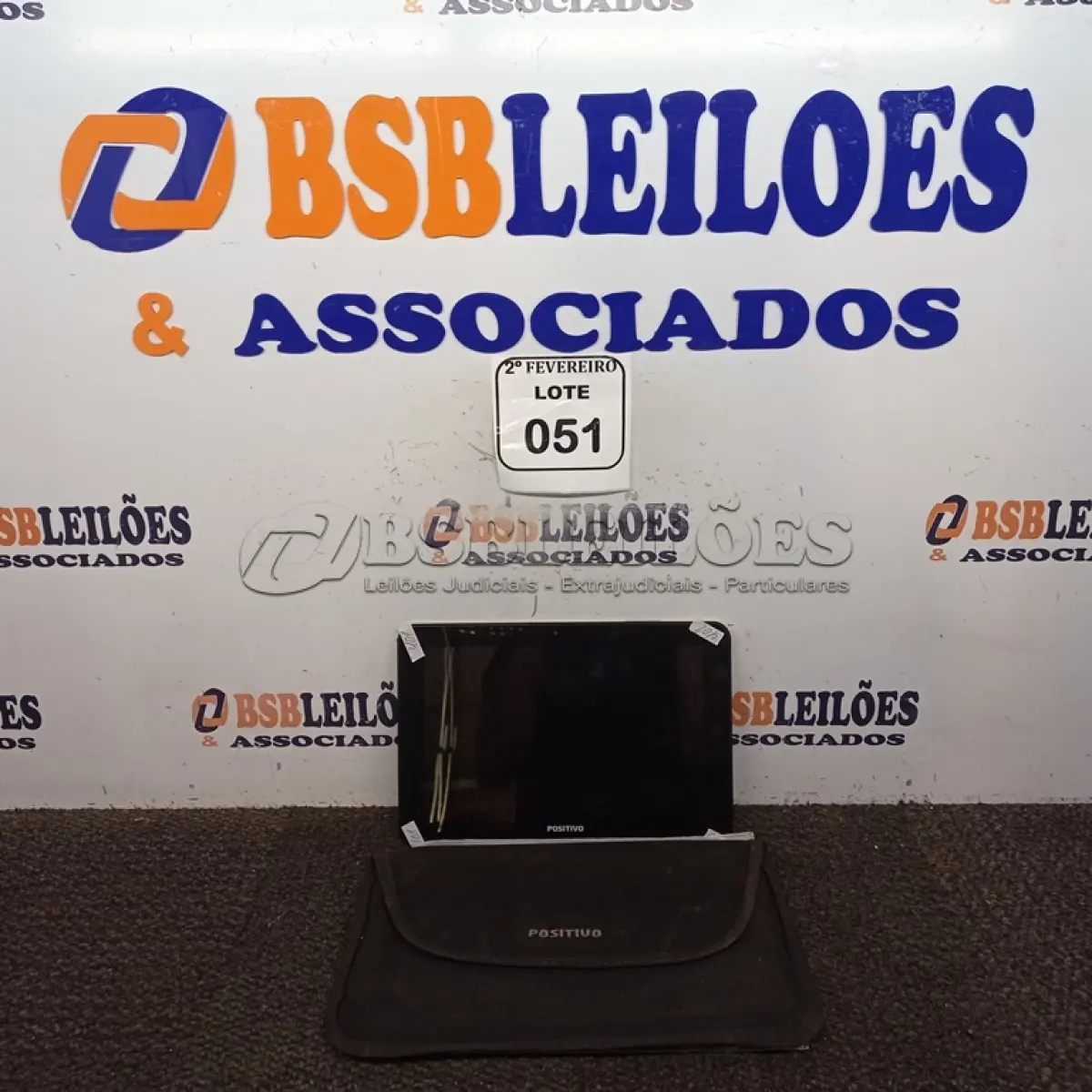 LOTE 051 - 01 TABLET MARCA POSITIVO SEM CARREGADOR. (NO ESTADO) ATENÇÃO! FAZER A VISITAÇÃO ANTES DE ARREMATAR, NÃO SABEMOS SE FUNCIONA. LEILÃO NÃO TEM GARANTIA E NEM DEVOLUÇÃO, SUJEITO A POSSÍVEIS AVARIAS VISÍVEIS/OCULTAS E/OU AUSÊNCIA DE COMPONENTES.