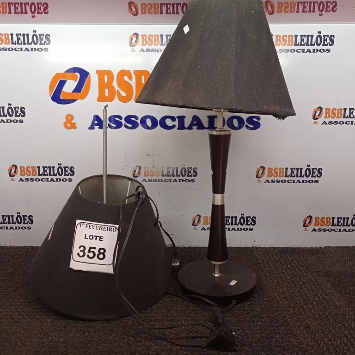 LOTE 358
