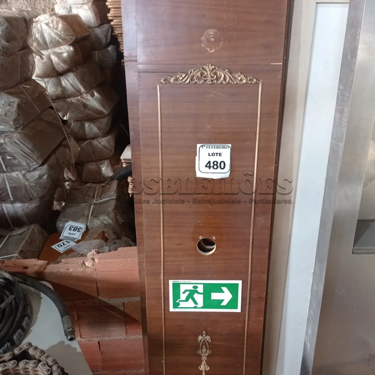 LOTE 480 - 04 PAINÉIS EM MADEIRA PARA ACABAMENTO DE COLUNA. (NO ESTADO) ATENÇÃO! FAZER A VISITAÇÃO ANTES DE ARREMATAR, NÃO SABEMOS SE FUNCIONA. LEILÃO NÃO TEM GARANTIA E NEM DEVOLUÇÃO, SUJEITO A POSSÍVEIS AVARIAS VISÍVEIS/OCULTAS E/OU AUSÊNCIA DE COMPONENTES.