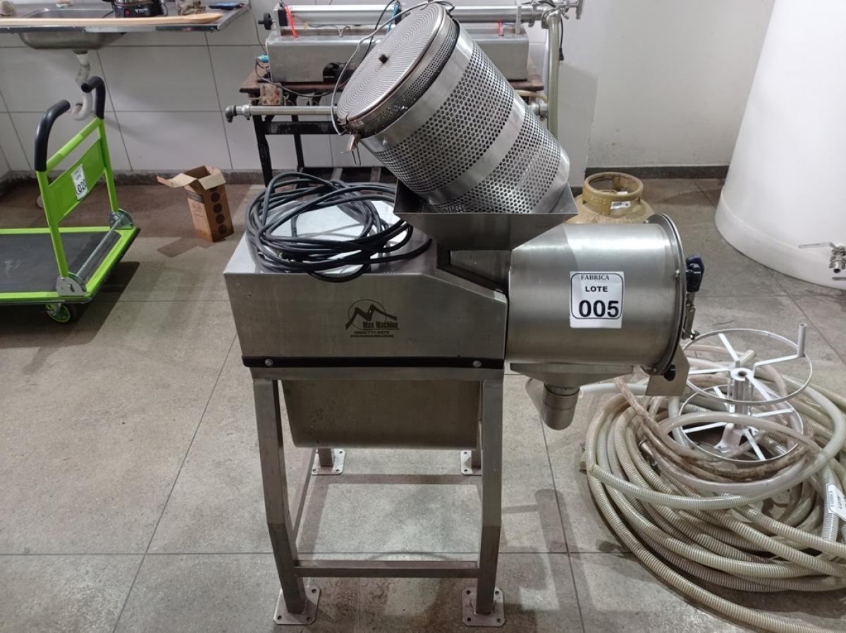 01 DESPOLPADEIRA DE FRUTAS INOX MODELO MDP_500 ,500KG/HORA 03 CAVALOS MAX MACHINE.  (NO ESTADO) ATENÇÃO! FAZER A VISITAÇÃO ANTES DE ARREMATAR, NÃO SABEMOS SE FUNCIONA. LEILÃO NÃO TEM GARANTIA E NEM DEVOLUÇÃO, SUJEITO A POSSÍVEIS AVARIAS VISÍVEIS/OCULTAS E/OU AUSÊNCIA DE COMPONENTES.