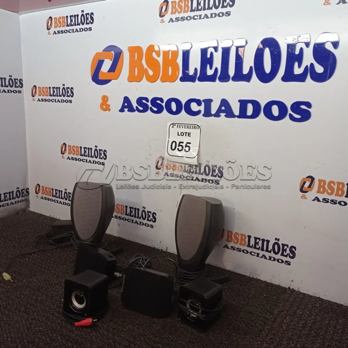 LOTE 055 - 01 PAR DE CAIXAS PARA PC E 05 CAIXINHAS DE HOME THEATHER. (NO ESTADO) ATENÇÃO! FAZER A VISITAÇÃO ANTES DE ARREMATAR, NÃO SABEMOS SE FUNCIONA. LEILÃO NÃO TEM GARANTIA E NEM DEVOLUÇÃO, SUJEITO A POSSÍVEIS AVARIAS VISÍVEIS/OCULTAS E/OU AUSÊNCIA DE COMPONENTES.