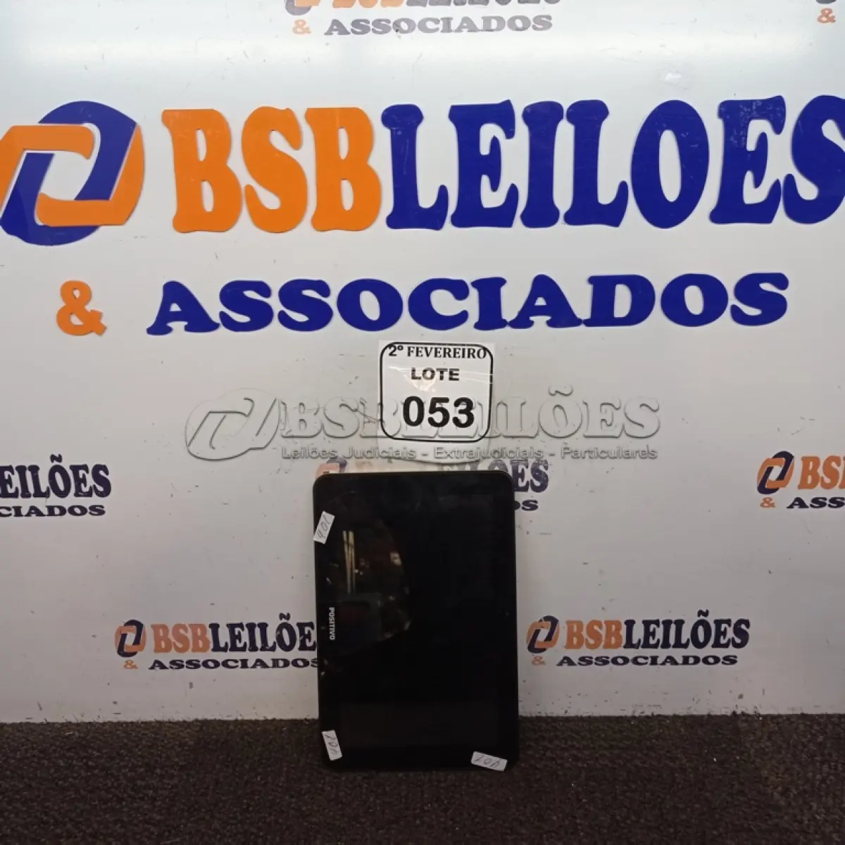 LOTE 053 - 01 TABLET MARCA POSITIVO SEM CARREGADOR. (NO ESTADO) ATENÇÃO! FAZER A VISITAÇÃO ANTES DE ARREMATAR, NÃO SABEMOS SE FUNCIONA. LEILÃO NÃO TEM GARANTIA E NEM DEVOLUÇÃO, SUJEITO A POSSÍVEIS AVARIAS VISÍVEIS/OCULTAS E/OU AUSÊNCIA DE COMPONENTES.