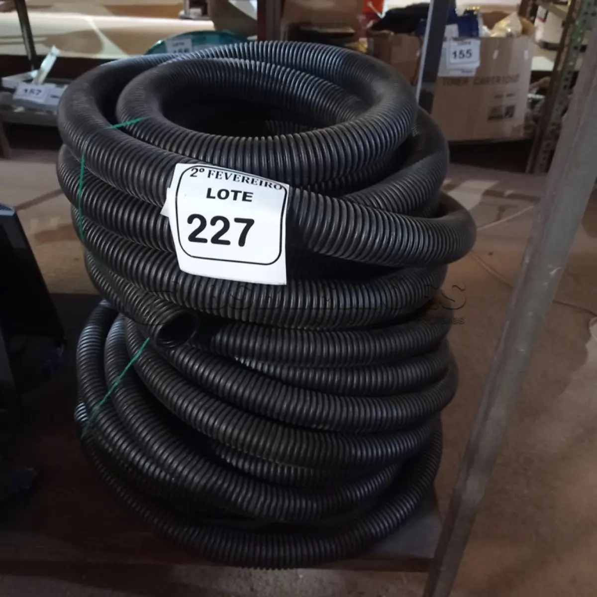 LOTE 227 - 02 ROLOS DE MANGUEIRA CORRUGADA NA COR PRETA.  (NO ESTADO) ATENÇÃO! FAZER A VISITAÇÃO ANTES DE ARREMATAR, NÃO SABEMOS SE FUNCIONA. LEILÃO NÃO TEM GARANTIA E NEM DEVOLUÇÃO, SUJEITO A POSSÍVEIS AVARIAS VISÍVEIS/OCULTAS E/OU AUSÊNCIA DE COMPONENTES.