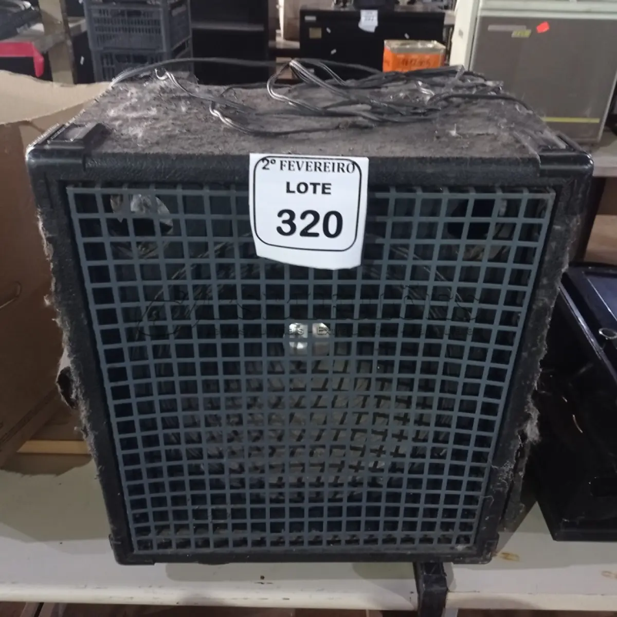 LOTE 320 - 01 CAIXA DE SOM AMPLIFICADA MARCA STANER. (NO ESTADO) ATENÇÃO! FAZER A VISITAÇÃO ANTES DE ARREMATAR, NÃO SABEMOS SE FUNCIONA. LEILÃO NÃO TEM GARANTIA E NEM DEVOLUÇÃO, SUJEITO A POSSÍVEIS AVARIAS VISÍVEIS/OCULTAS E/OU AUSÊNCIA DE COMPONENTES.