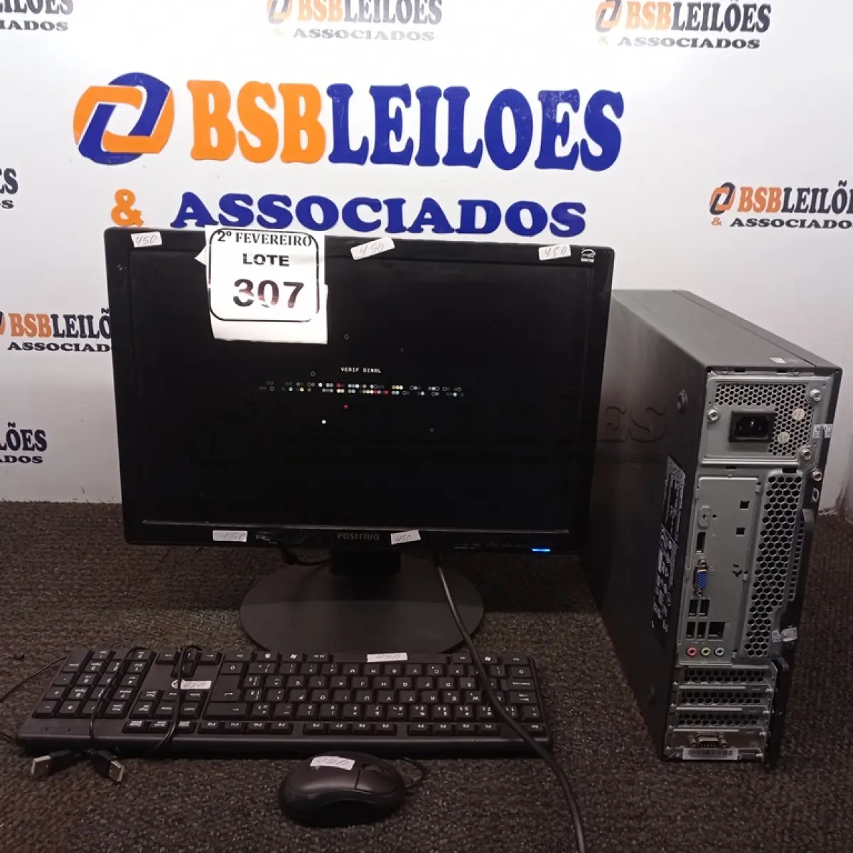 LOTE 307 -  01 CPU LENOVO E 01 MONITOR POSITIVO COM TECLADO. (NO ESTADO) ATENÇÃO! FAZER A VISITAÇÃO ANTES DE ARREMATAR, NÃO SABEMOS SE FUNCIONA. LEILÃO NÃO TEM GARANTIA E NEM DEVOLUÇÃO, SUJEITO A POSSÍVEIS AVARIAS VISÍVEIS/OCULTAS E/OU AUSÊNCIA DE COMPONENTES.