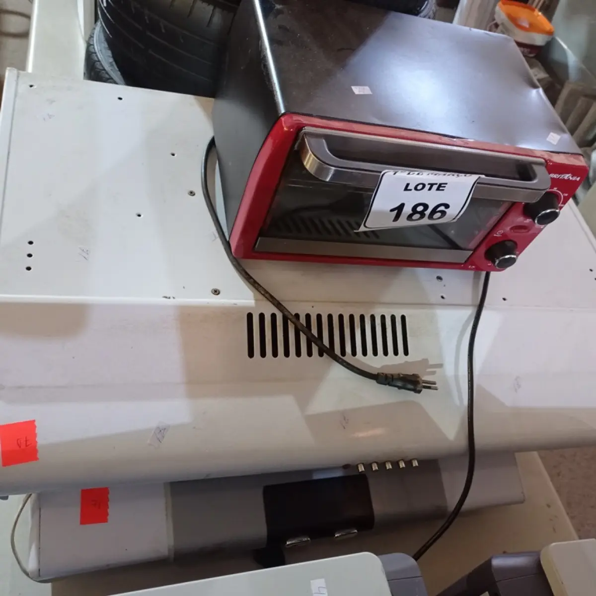 01 FORNO ELÉTRICO PEQUENO E 02 DEPURADORES DE AR. (NO ESTADO) ATENÇÃO! FAZER A VISITAÇÃO ANTES DE ARREMATAR, NÃO SABEMOS SE FUNCIONA. LEILÃO NÃO TEM GARANTIA E NEM DEVOLUÇÃO, SUJEITO A POSSÍVEIS AVARIAS VISÍVEIS/OCULTAS E/OU AUSÊNCIA DE COMPONENTES.
