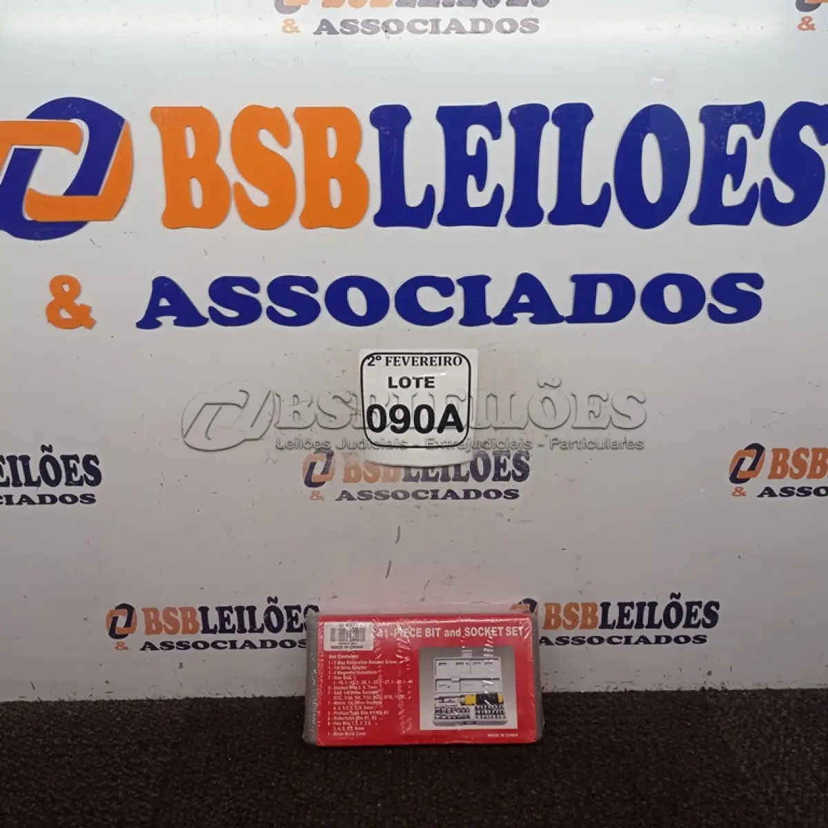 LOTE 090 - 41 PIECE BIT ANDE SOCKET SET. (NOVA) (NO ESTADO) ATENÇÃO! FAZER A VISITAÇÃO ANTES DE ARREMATAR, NÃO SABEMOS SE FUNCIONA. LEILÃO NÃO TEM GARANTIA E NEM DEVOLUÇÃO, SUJEITO A POSSÍVEIS AVARIAS VISÍVEIS/OCULTAS E/OU AUSÊNCIA DE COMPONENTES.