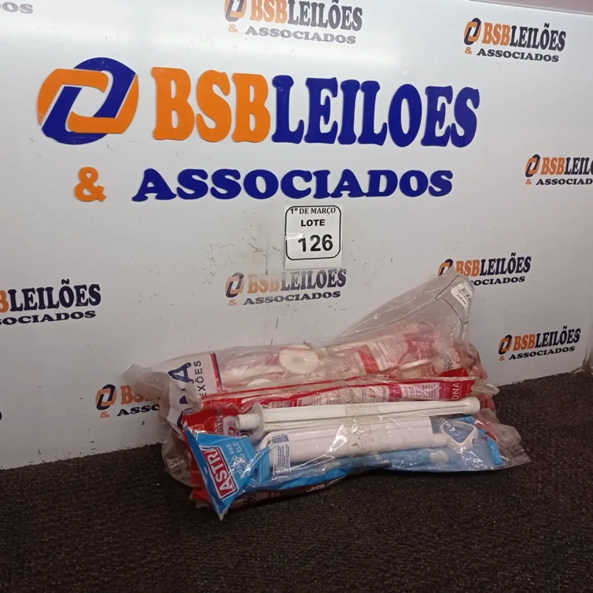 01 LOTE COM VÁRIAS HASTE PARA CHUVEIRO ELÉTRICO. (NOVO) (NO ESTADO) ATENÇÃO! FAZER A VISITAÇÃO ANTES DE ARREMATAR, NÃO SABEMOS SE FUNCIONA. LEILÃO NÃO TEM GARANTIA E NEM DEVOLUÇÃO, SUJEITO A POSSÍVEIS AVARIAS VISÍVEIS/OCULTAS E/OU AUSÊNCIA DE COMPONENTES.