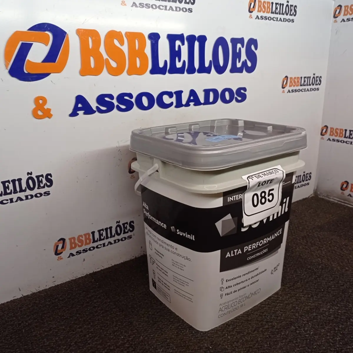 01 GALÃO DE TINTA SUVINIL DE 18L PARA INTERIOR/EXTERIOR ACABAMENTO FOSCO BRANCO. (NOVO) (NO ESTADO) ATENÇÃO! FAZER A VISITAÇÃO ANTES DE ARREMATAR, NÃO SABEMOS SE FUNCIONA. LEILÃO NÃO TEM GARANTIA E NEM DEVOLUÇÃO, SUJEITO A POSSÍVEIS AVARIAS VISÍVEIS/OCULTAS E/OU AUSÊNCIA DE COMPONENTES.