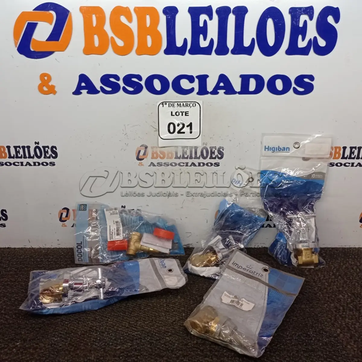 LOTE 021 - 03 REGISTROS GAVETA 3 /4’’, 01 BASE REGISTRO DE GAVETA 3/4’’ E 01 REGISTRO DE PRESSÃO DOCOLBASE 3/4. (NOVO) (NO ESTADO) ATENÇÃO! FAZER A VISITAÇÃO ANTES DE ARREMATAR, NÃO SABEMOS SE FUNCIONA. LEILÃO NÃO TEM GARANTIA E NEM DEVOLUÇÃO, SUJEITO A POSSÍVEIS AVARIAS VISÍVEIS/OCULTAS E/OU AUSÊNCIA DE COMPONENTES.