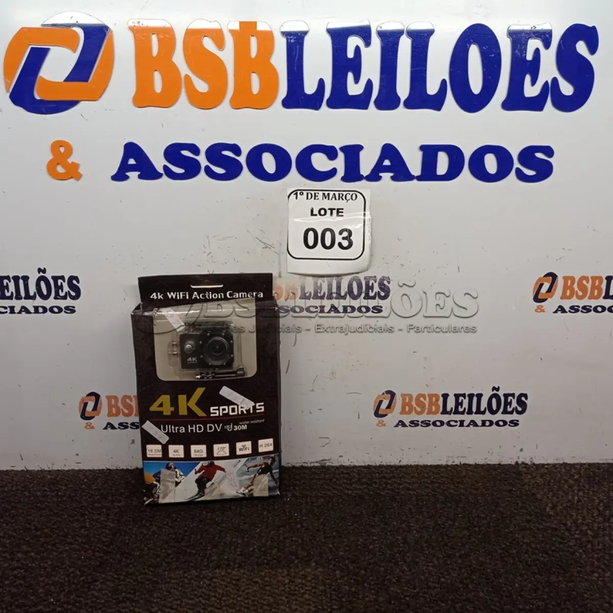 LOTE 003 - 01 CÂMERA ULTRA HD DV 4K WIFI COM ACESSÓRIOS. (NO ESTADO) ATENÇÃO! FAZER A VISITAÇÃO ANTES DE ARREMATAR, NÃO SABEMOS SE FUNCIONA. LEILÃO NÃO TEM GARANTIA E NEM DEVOLUÇÃO, SUJEITO A POSSÍVEIS AVARIAS VISÍVEIS/OCULTAS E/OU AUSÊNCIA DE COMPONENTES.